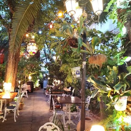 Royal Hotel
