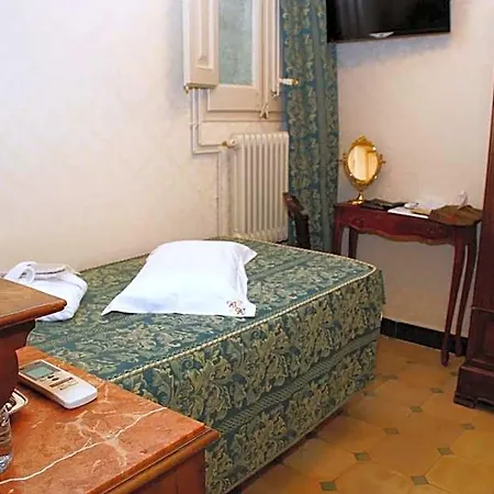 Royal 2* Sitges
