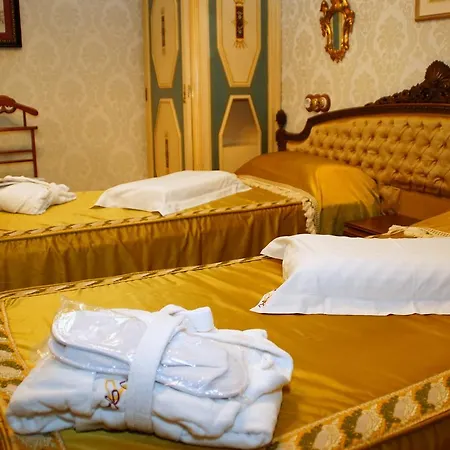 Royal Hotel 2*