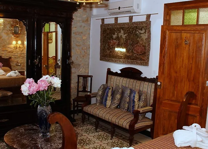 Royal Hotel 2*
