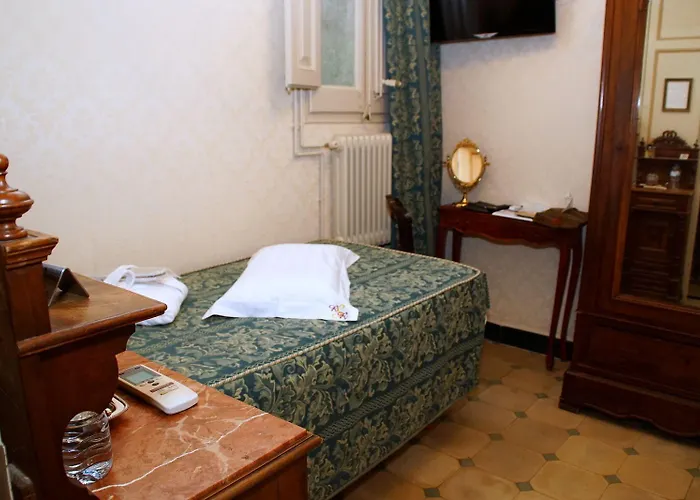 Royal Hotel